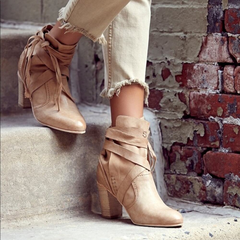 Free People Boho Natural Seven Wonders Block Heel Tie Boots Women's Size 39/8.5